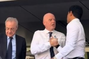 快藏不住笑了👀纳赛尔赛后拥抱弗洛伦蒂诺、因凡蒂诺,嘴角上扬