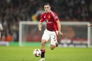 乌加特:阿莫林总是说要注意沟通&团结一致,尽快夺回球权