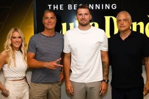 未来可期!湖人官方:球队正式和卢卡-东契奇达成提前续约合同