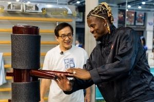 拜师学咏春🧑🏫!巴特勒打木人桩+和成龙复刻《尖峰时刻》