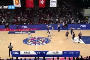 媒体人:篮筐与底线距离不符合NBL要求 香港金牛季后赛将更换主场