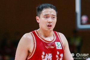 媒体人:浙江不想把自己用不到的王奕博放到直接竞争对手的阵中