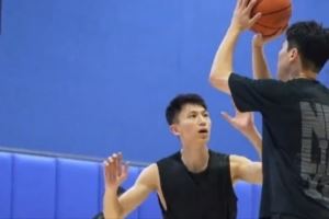 宁波男篮晒球队训练视频:进攻看天赋 防守看态度