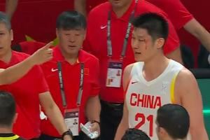 胡金秋眉骨被打开!杨健:这是泰拳啊?周琦:我也被打不过没出血