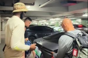 体验新势力!杰伦-布朗在上海搭乘蔚来旗舰轿车et9 售价近80万