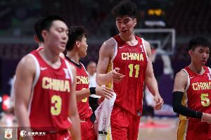 媒体人:中国男篮真的好起来了 我们正在从低谷里往上爬了