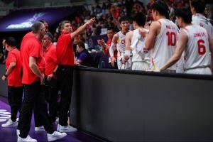 媒体人:即使是亚军也可以含金量十足 对中国男篮的未来充满期待