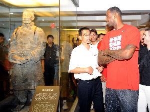 久违了!詹姆斯时隔六年再次造访中国 上次是19年参加NBA中国赛
