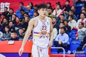 贾磊:广东超千万转会费换来陈国豪 希望用国豪+年轻球员换焦泊乔