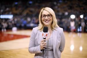 TA:ESPN将首席解说团成员多瑞丝-伯克降职 目前双方正商讨续约
