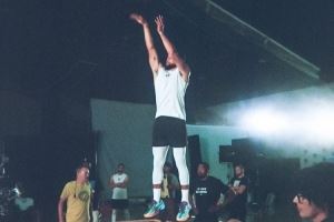 库里晒花絮!库里回顾球鞋广告拍摄现场 顺带为球鞋打Call