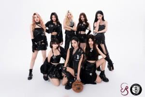 靓女来袭~NBA中国赛篮网vs太阳:篮网中国官方拉拉队正式亮相热舞