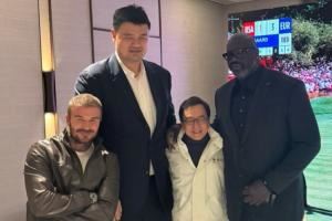 世界名画!贝克汉姆晒与成龙、姚明和奥尼尔合影:与三位传奇见面