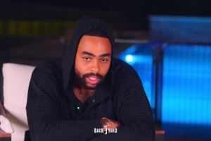 拉塞尔:希望球员都戴着小蜜蜂比赛 主持人:那他们泄密了怎么办