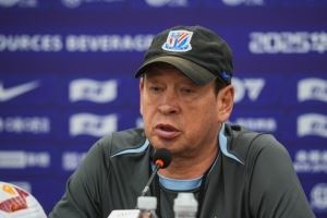  斯卢茨基：我们会在明天的比赛中全力以赴，展现出最好的精神面貌