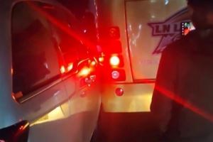  小意外！媒体人：辽宁男篮参加丹东热身赛 大巴与小车发生剐蹭