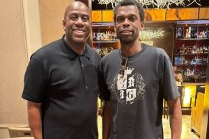 魔术师:在文班昨天大爆发前 我和他的父亲费利克斯共度时光