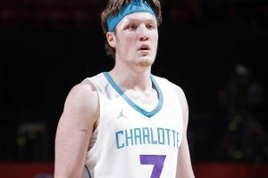 即战力!黄蜂4号秀克尼佩尔生涯前三场场均15分 目前三分19中11