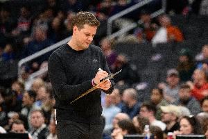  爵士主帅谈末节反扑：科迪-威廉姆斯和哈克莱斯改变了比赛走势