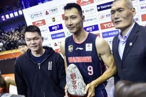  7年前的今天：广东男篮球星易建联迎来CBA万分里程碑