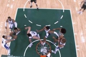  不给机会！拉文切掉字母哥篮板&雄鹿错失绝平机会