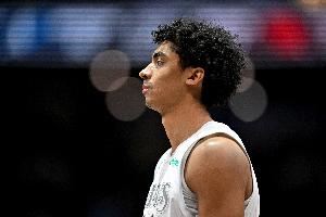  无力回天！克里斯蒂9中5拿到13分6板5助 三分5中2