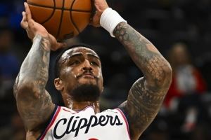  科林斯谈球队化学反应：我们是一支新球队 要努力成为一名好队友