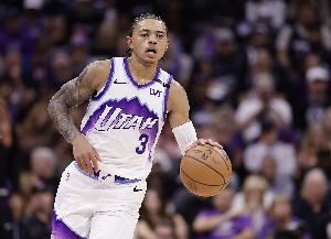  表现尚可！基昂特-乔治出场33分钟 18投8中砍下25分2篮板7助攻