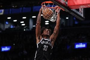  今天是尽力局！克拉克斯顿11中8拿到19分7板5助1断3帽