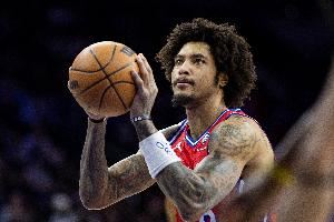  纳斯：乌布雷没事 他被允许重返球场&但比分表明没必要了