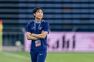  足球报：目前三镇无换帅消息，邓卓翔也还未与俱乐部有进一步交流